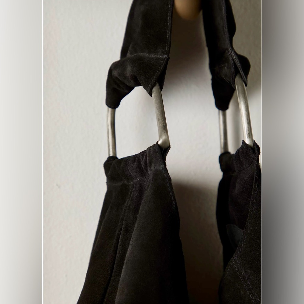 Free People Bobbi Slouch Suede Tote ~ Black NWT - Picture 5 of 10